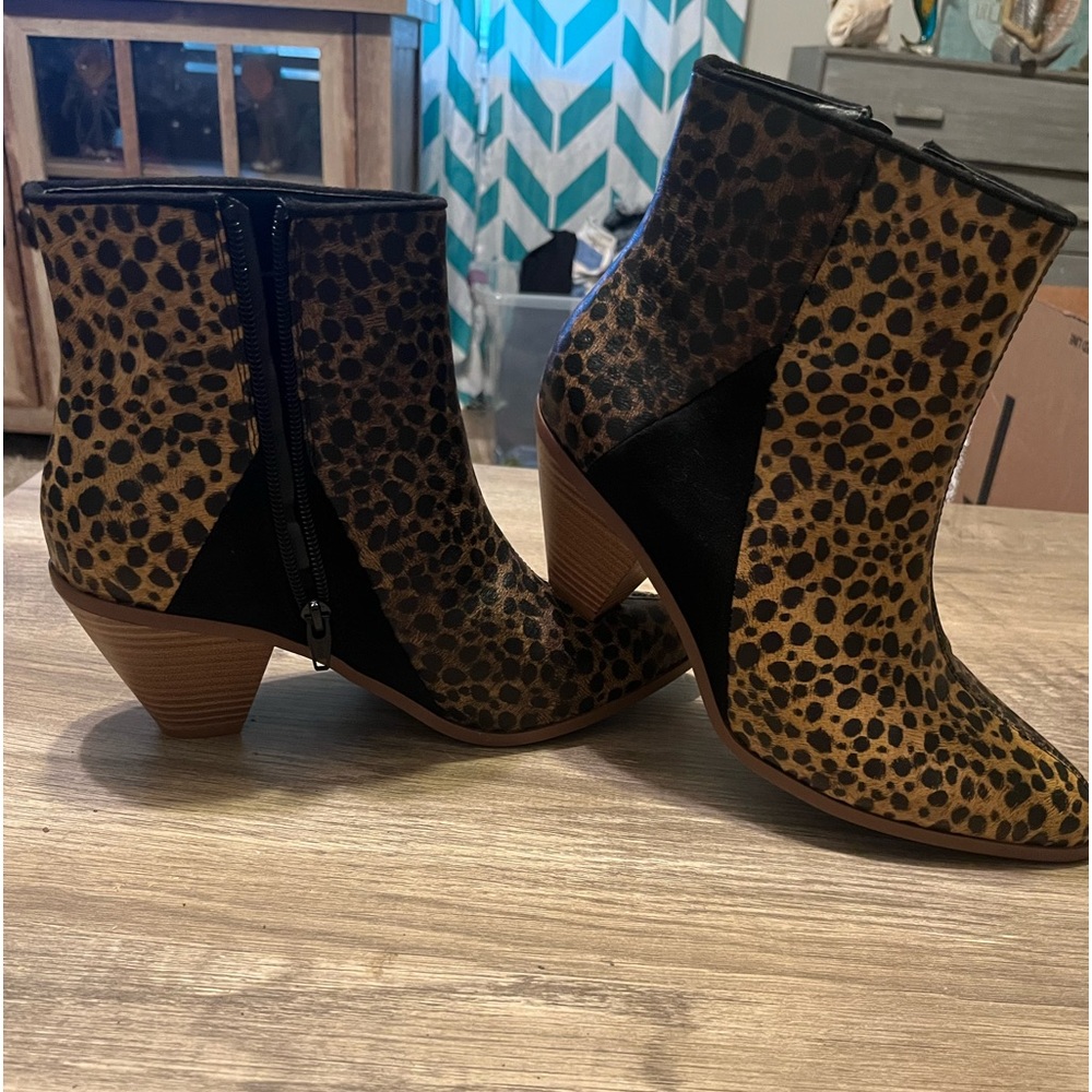 Cato’s brand boots, size 8